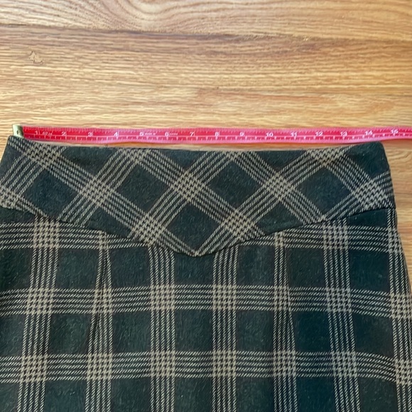 Banana Republic Wool Plaid Pencil Skirt - Picture 6 of 7